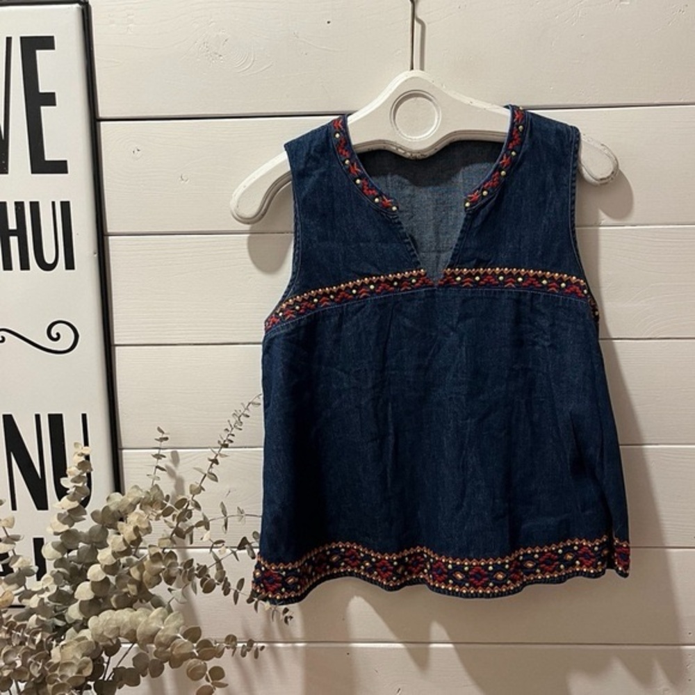 GAP Sleevless embroidered ruffle top denim  size S